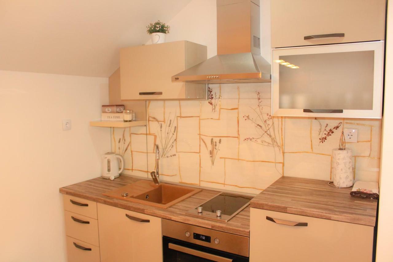 Studio Apartman Lakasa Rakovica Exterior photo
