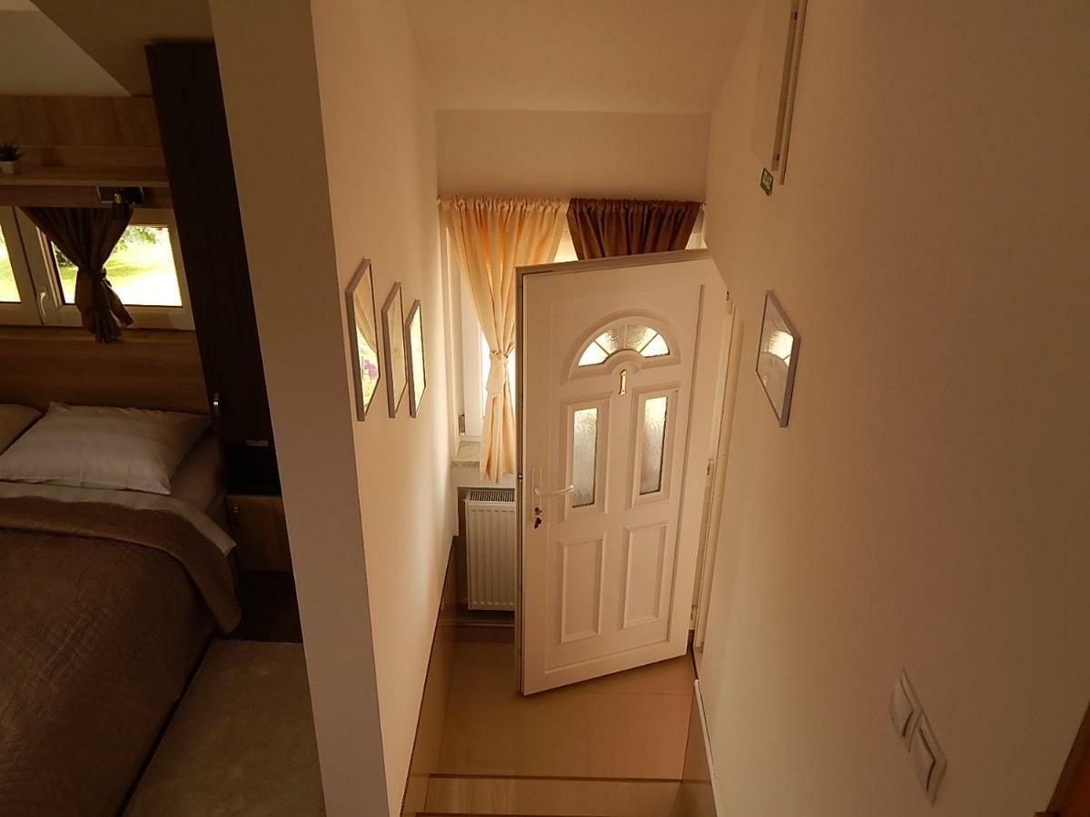 Studio Apartman Lakasa Rakovica Exterior photo